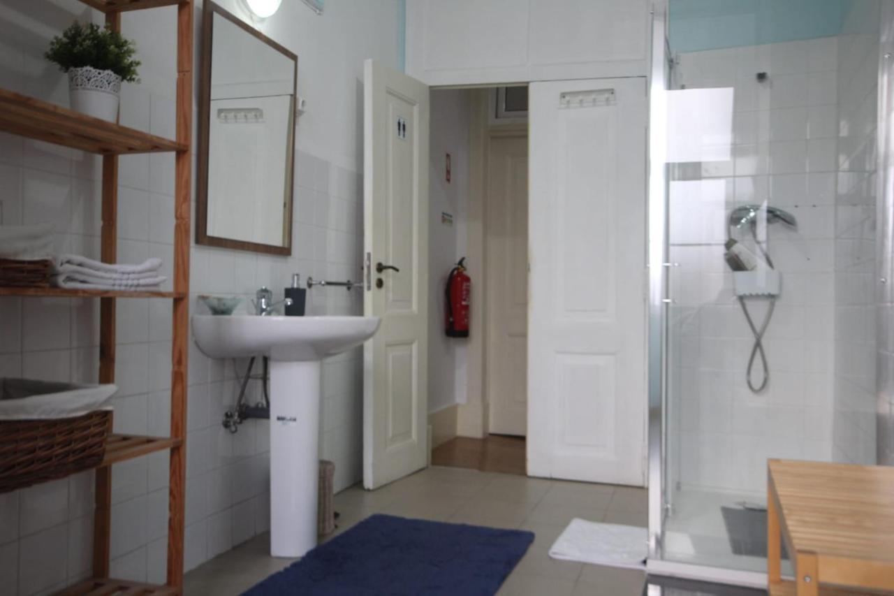Romantic Chiado 7 -Private Small Single Room With No Outside Window Lisboa Dış mekan fotoğraf