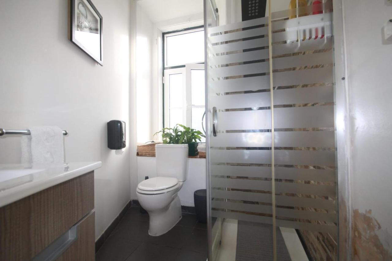 Romantic Chiado 7 -Private Small Single Room With No Outside Window Lisboa Dış mekan fotoğraf