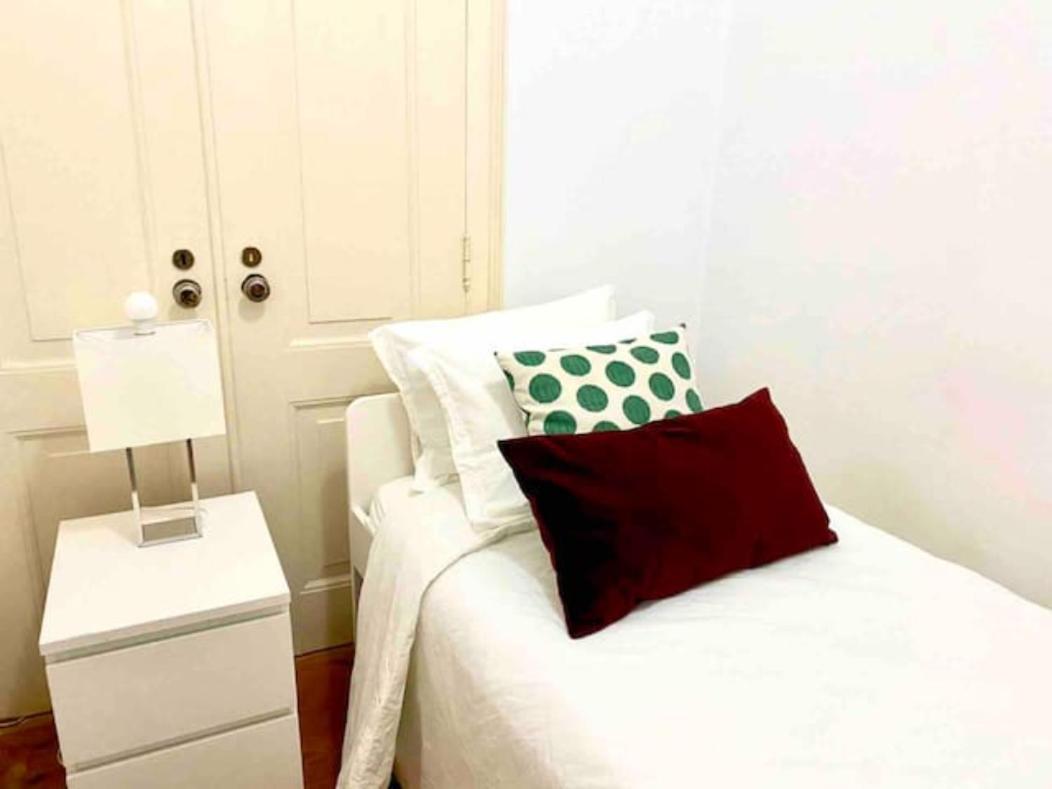 Romantic Chiado 7 -Private Small Single Room With No Outside Window Lisboa Dış mekan fotoğraf