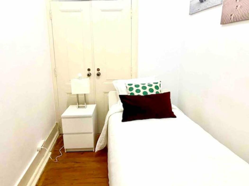 Romantic Chiado 7 -Private Small Single Room With No Outside Window Lisboa Dış mekan fotoğraf